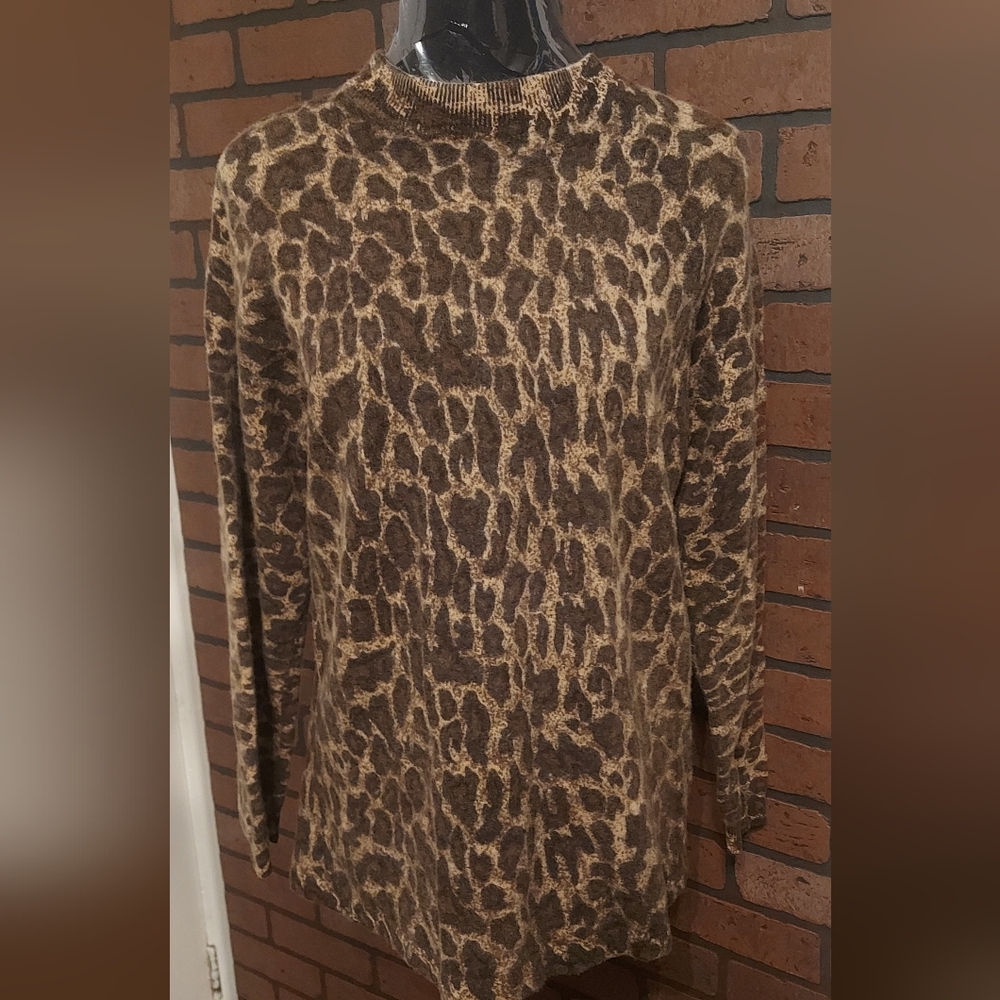 Vintage Diversions 100% Lambswool Leopard Print Sweater